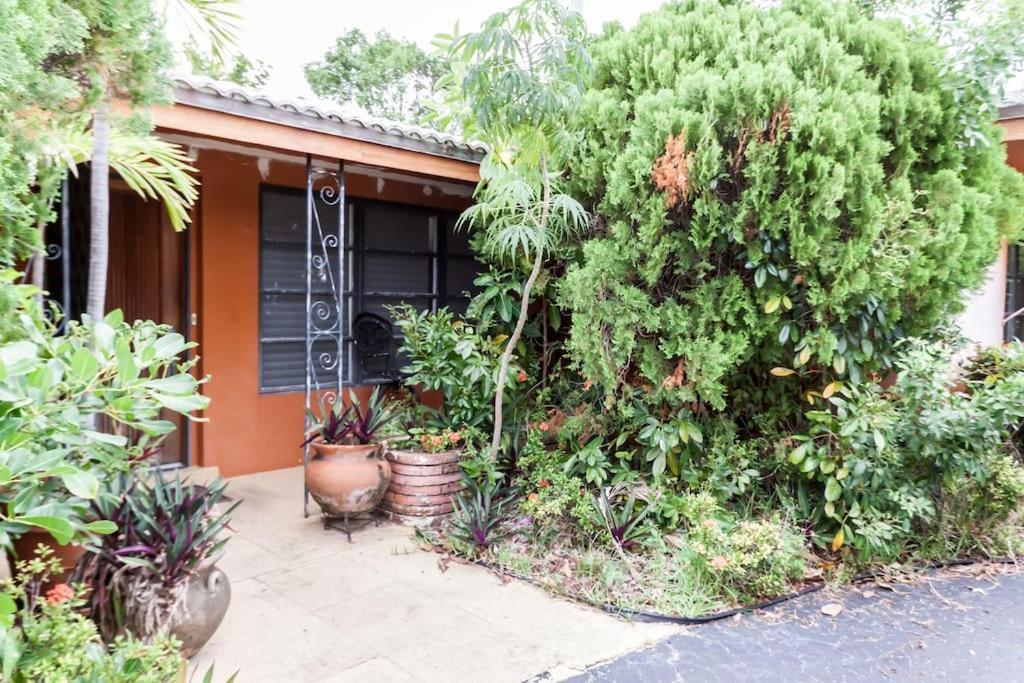 פומפנו ביץ' Comfortable Home, 7 Min Walk To Beach, Hot Tub, מראה חיצוני תמונה
