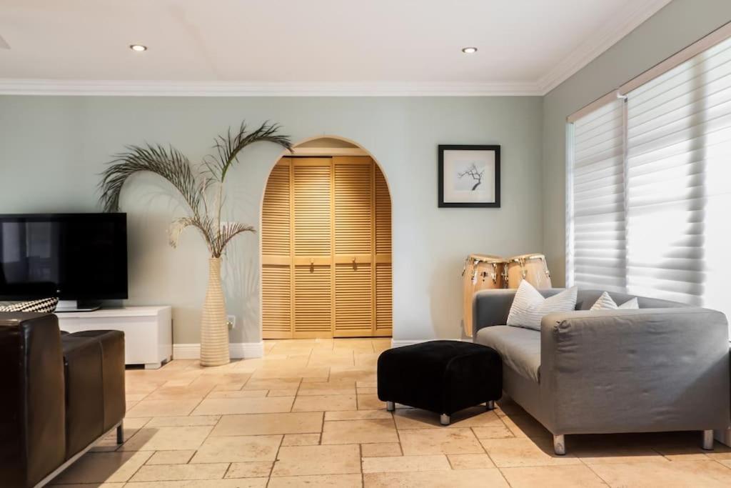 פומפנו ביץ' Comfortable Home, 7 Min Walk To Beach, Hot Tub, מראה חיצוני תמונה