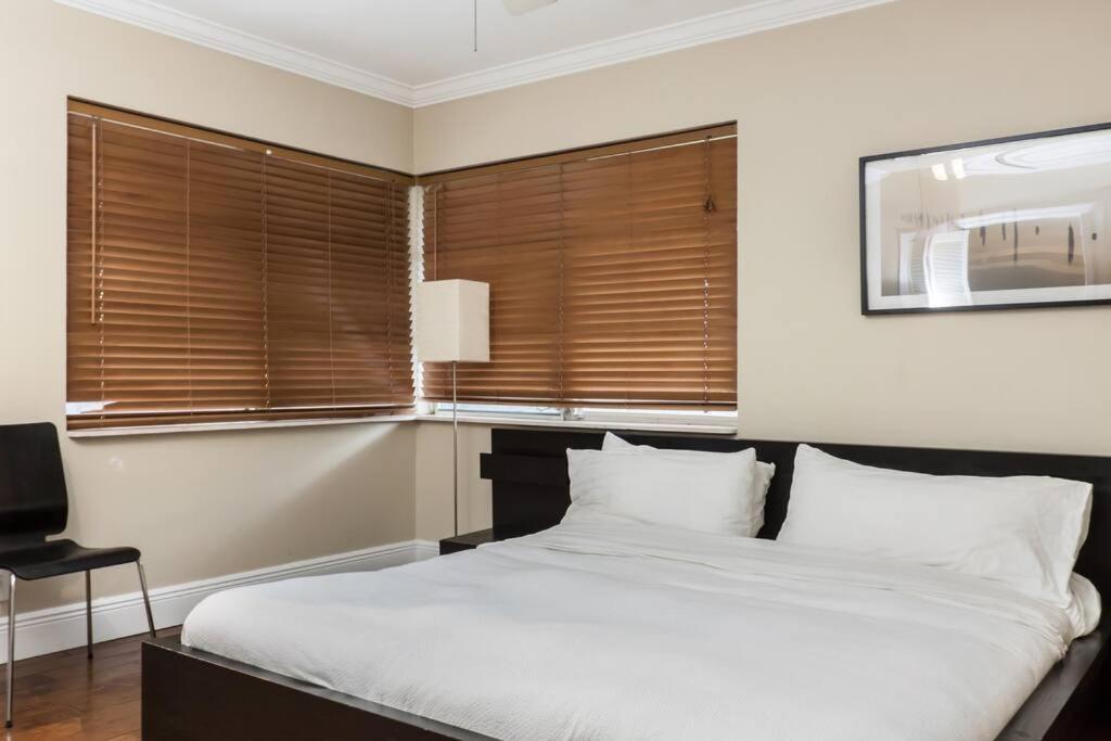 פומפנו ביץ' Comfortable Home, 7 Min Walk To Beach, Hot Tub, מראה חיצוני תמונה